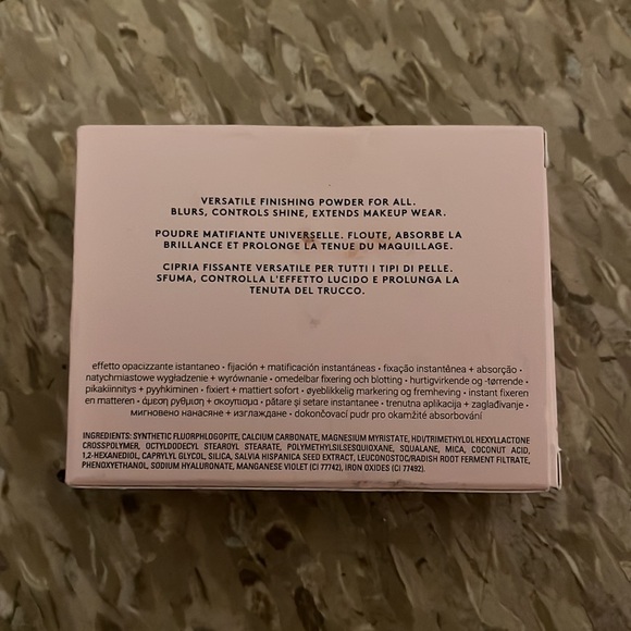 NWT Fenty Beauty INVISIMATTE Instant Setting Blotting Powder Full Size - Picture 3 of 5